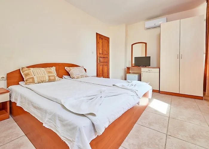 бор Къща за гости 3*